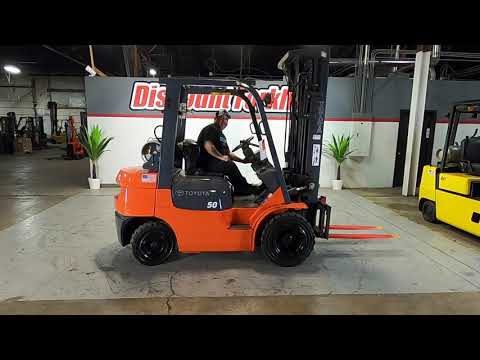 TOYOTA 7-series 7FGU25 5,000lb LP (Propane) #8952 - Forklift for Sale