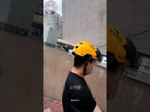 ¡Casa en parcela trepadora!😂