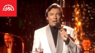 Videoklip: Karel Gott - Malagou když struny zvoní (live) s textom piesne Videoklip Karel Gott - Malagou když struny zvoní (live) s textom piesne