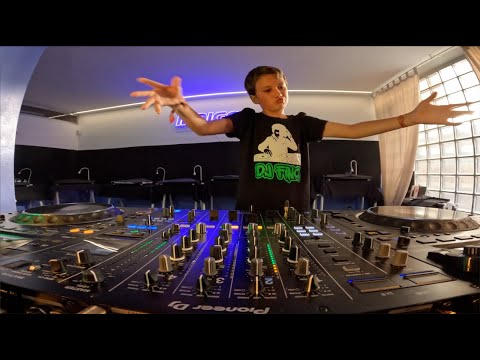 Techno set-DJ Fino