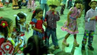 preview picture of video 'Festa Julina Escola Eduarda 18/07/2009'