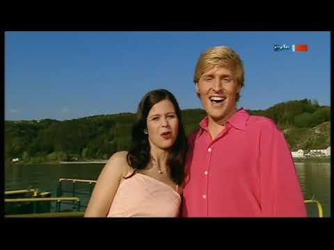 Melanie Oesch & Maxi Arland. Jodel Mix medley. Oesch's die dritten.