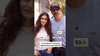 Download lagu Arjun Rampal is so handsome that even women 10 years younger can still fall for him| #shorts #clip mp3