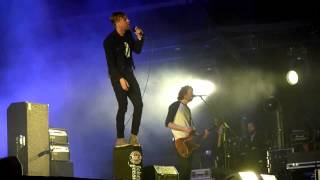 Kaiser Chiefs - Falling Awake (NEW SONG) -- Live At Lokerse Feesten 05-08-2015