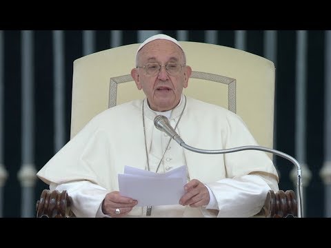 Francisco explica por qué se debe celebrar el aniversario del propio bautismo