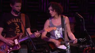 Carrie Rodriguez performing La Puñalada Trapera at Joe&#39;s Pub NYC