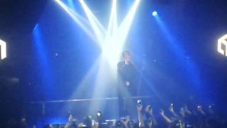 Emanero - El temblor en Uniclub