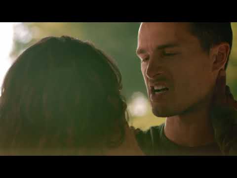 The Vampire Diaries: Bonnie and Enzo Kiss 8x02 (HD)