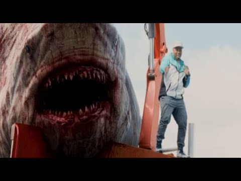 The Meg 2018: Megalodon Jumps Out Of Water Scene