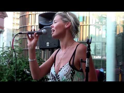 COPENHAGEN JAZZ FESTIVAL 2018: CHEEK TO CHEEK, by Eva Grove Trio At Cafe Emma - July 2018