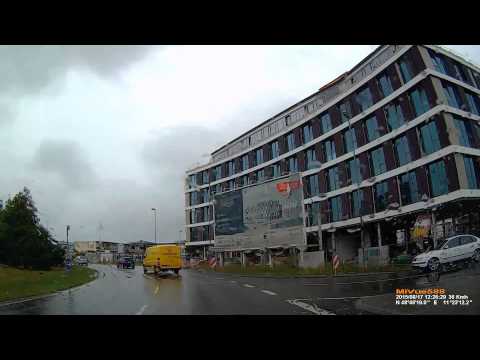 D: Stadt Ingolstadt. Fahrt auf der B 13 von Ost nach West. August 2015