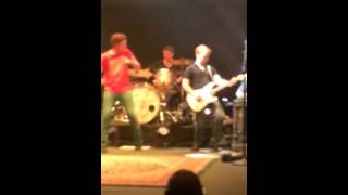 Buzzin, Scotty McCreery