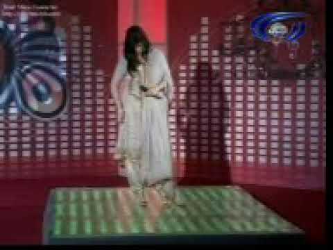 اهنگ نغمه عطر گلی روی من