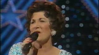 Jan Brett stars in your eyes