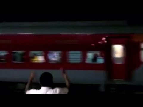 India, 22 carrozze si staccano da motrice e viaggiano per 12 Km