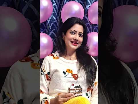 #Making my Birthday wish🤞🙏🍰🎂🥳🥳#Need your blessings🤍P.C my hubby dear🤩💛#loveyouallmyfriends #kolkata