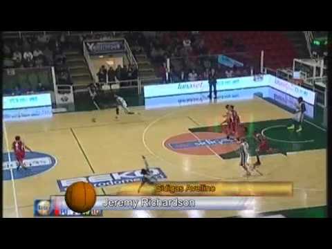 Italian League: JeremyRichardson (Sidigas Avellino) incredible buzzer shot