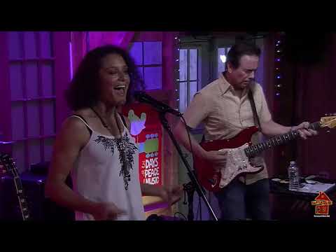 Vanessa Collier - 6.19.21 - Live from Daryl's House Club
