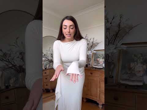 Nelly London trying on AYM's sculpture dress! #dress #dresstoimpress