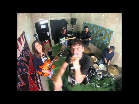 La Cafetera Roja, Bohemia