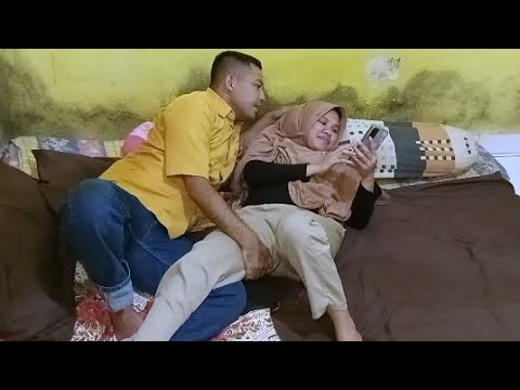 Sweet husband and wife moments❤️ romantic couples so happy with children😊Love story daily video 28