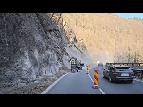 Lucrări de protecție a versantului pe DN7 - Valea Oltului