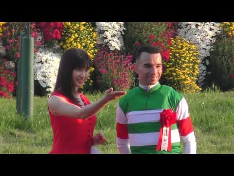 2018年11月11日JRA 赤いドレス姿　土屋太鳳さんが京都競馬場に来場！エリザベス女王杯（GI）表彰式