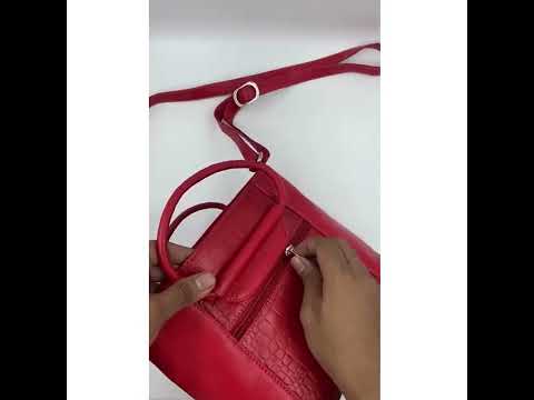 Modern red ladies leather handbags, size: 25 x 10.5 x 19 cm