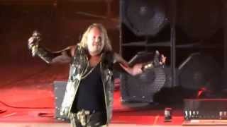 Motley Crue - Smokin&#39; In The Boys Room / Rock &amp; Roll, Part 2 2014