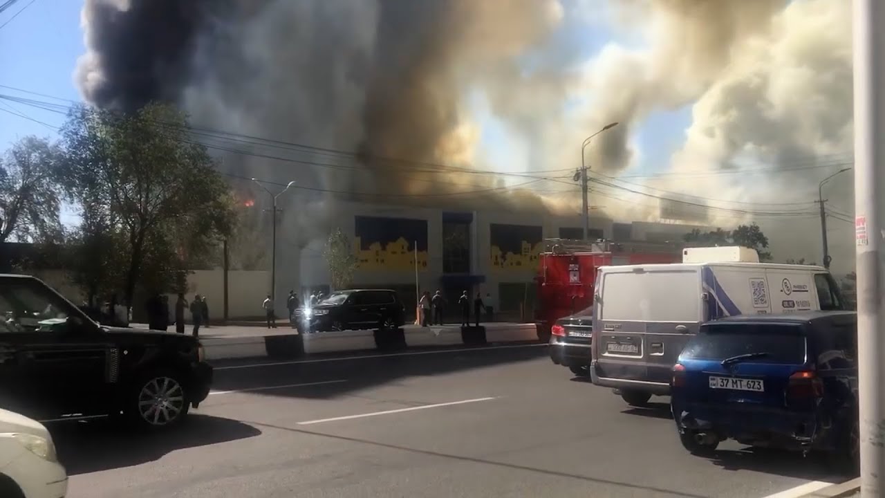 Այրվում է «Դոմուս» առևտրի կենտրոնը