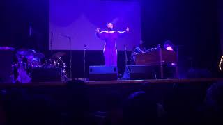 Lizz Wright performs “Old Man” @ Variety Playhouse (09/22/17)