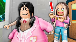 Popular Girl At School Is FAKE in Roblox!
