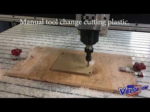 VELOX CNC Router 4x8 VR8   ATC   Cutting pine and plastic