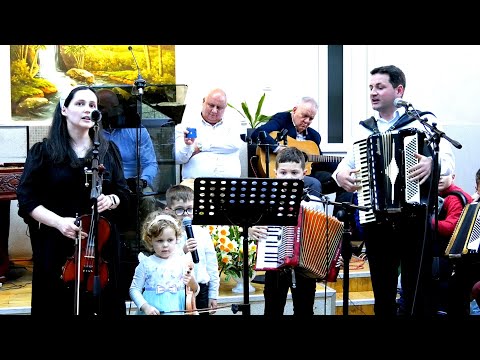 LUCIAN BILA cu familia  la Întâlnirea Cântăreților -ediția a-20-a Șuncuiuș-Bihor