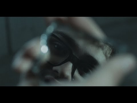 Brown-Eyes White Boy - Schwebebahn (enzogaier)