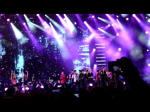 2PM, B2ST, DBSK, SHINee - New York New York @ NY Korea Fest 10092011