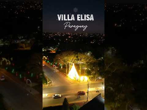 En Villa Elisa, Paraguay, descubrimos un impresionante "arbol de navidad" de 13 metros,  #paraguay