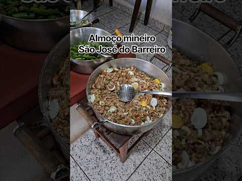 Parada para o almoço em São José do Barreiro à caminho da casca d'anta. #cachoeira #serradacanastra