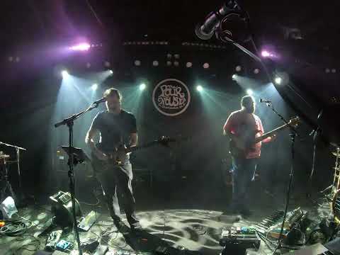 Runaway Gin - a Tribute to Phish - 'Tweezer' : MKT PRICE, Vol. 1 - Track 1