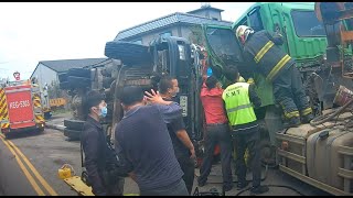 猜學長車速過快過彎吃對向側翻