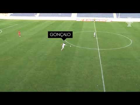 Jogador do Cova da Piedade sub 23 marca golaço de meio campo aos 90+2