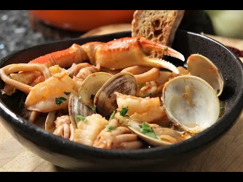 Italian Fisherman’s Stew (Cioppino) – A Rustic Seafood Feast!