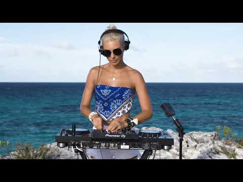 Kate Ozz Bahamas Lighthouse Session