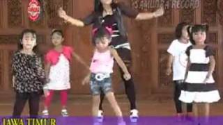 Download lagu layang sworo reny farida mp3 Download lagu layang sworo reny farida mp3