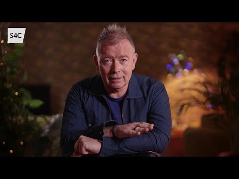 Stori dod allan - Stifyn Parri - Coming out story | Paid a Dweud Hoyw | S4C