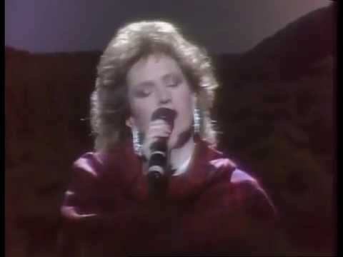 Barbara Dickson - McCrimmon's Lament (Royal Albert Hall 1987)