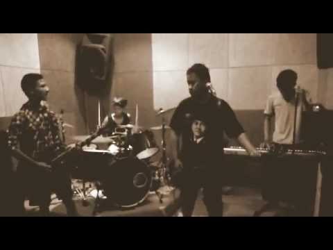 JUMP IN THE HOLE - Hilang Ingatan