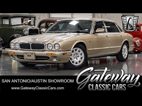 2001 Jaguar XJ8 (CC-2002816) for sale in O'Fallon, Illinois