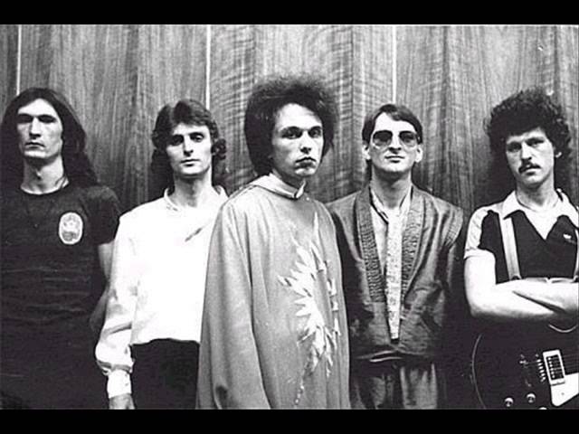 Группа диалог меладзе. Гр диалог пластинка 1985. Группа диалог 3. Группа диалог обложка альбома. Группа диалог.