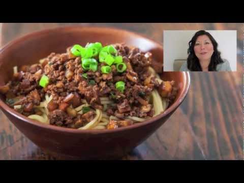 Taiwanese Noodles with Meat Sauce Recipe (or Taiwanese Spaghetti!)